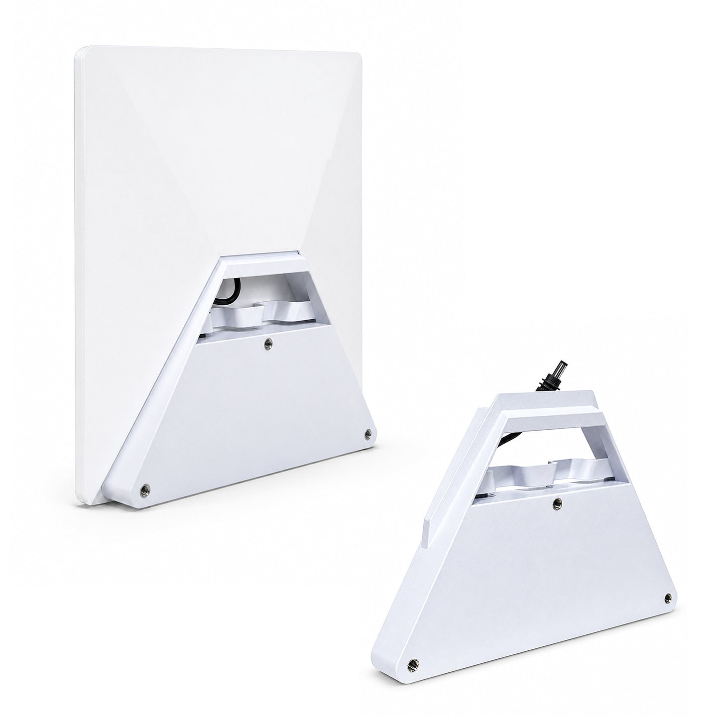 Starlink Mini 27500mAh 99Wh portable battery pack and charging stand for outdoor internet setup